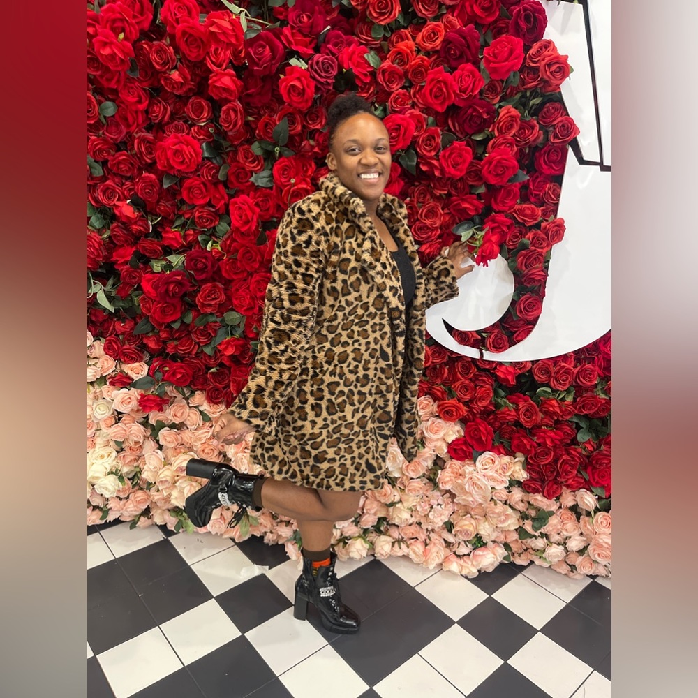 Meet your Posher, Reesa - Picture 2 of 4